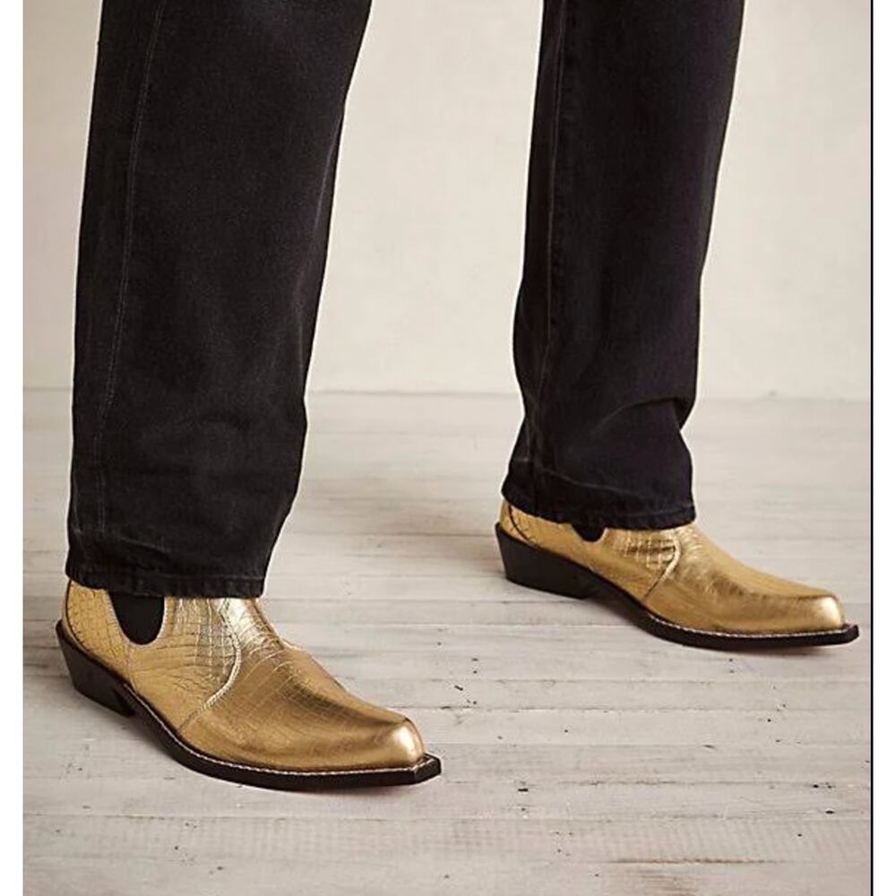 FREE PEOPLE Beau‎ Western Chelsea Boot Gold Croc 36